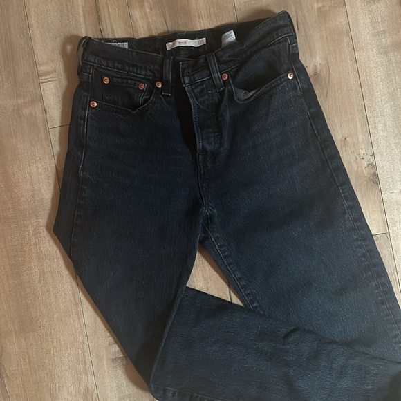 Levi wedgie jeans - Picture 4 of 4